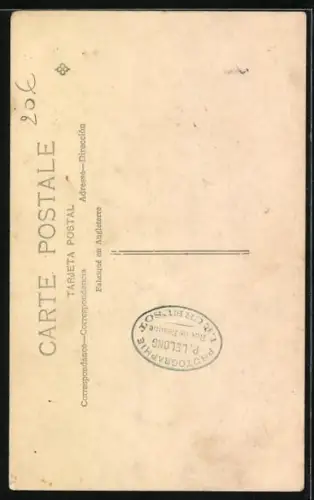 AK Le Creusot, Foule devant la mairie lors d`un événement public