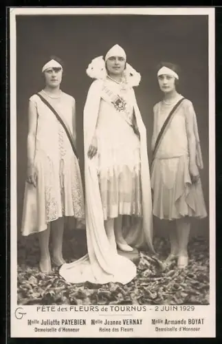 AK Tournus, Fête des Fleurs, 2 juin 1929, Reine des Fleurs et Demoiselles d`Honneur
