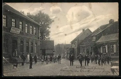 AK Dorfmark, Gasthaus von Hermann Riemann, Strassenpartie mit Passanten