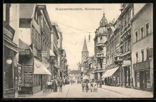 AK Kaiserslautern, Marktstrasse, Strassenszene mit Geschäften und Kirchturm