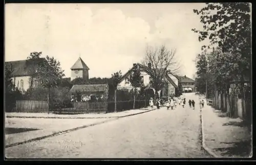 AK Dorfmark, Strassenansicht mit Kirche und Wohnhäusern