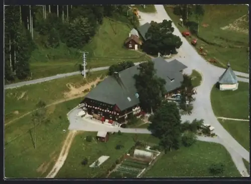 AK Bonndorf /Schwarzwald, Gasthaus Pension Sommerau, Bes. Ulrich Hegar, Luftaufnahme