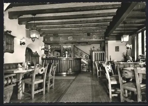 AK Dreis b. Daun, Hotel Beim Holzschnitzer, Inh. Ferdinand Wierz, Gastraum