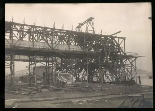 14 Fotografien A. Steiner, Urfahr, Ansicht Linz, Bau der Eisenbahnbrücke durch Wiener Eisebahn AG