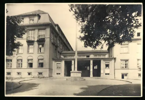 8 Fotografien Häsler, Chemnitz, Ansicht Chemnitz, Säuglings / Mütterheim der staatlichen Frauenklinik, Behandlungsraum