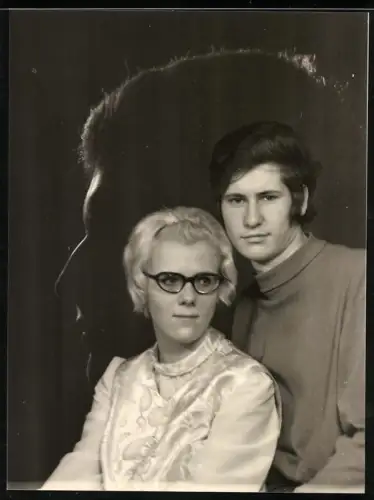 Fotografie junges Paar im Portrait mit Doppelbelichtung, Fotomontage