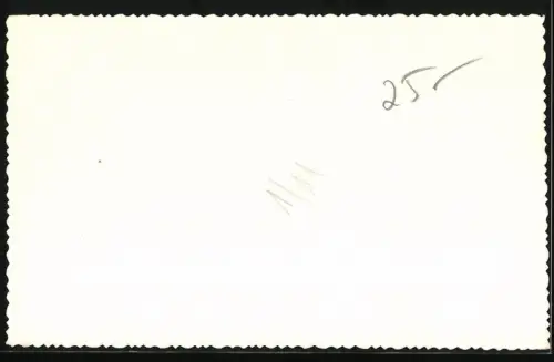 Fotografie Damen Rudermannschaft des Roten-Kreuz mit Ruderboot ROS-R-134