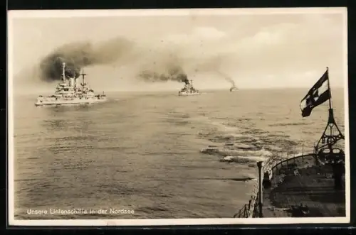 AK Kriegsmarine, deutsche Linienschiffe auf Patrouille in der Nordsee