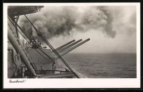 AK Feuerbereit, Kreuzer der Kriegsmarine mit Drillingsgeschützen