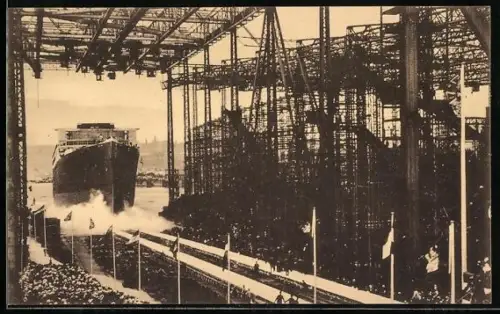 AK Stapellauf des grössten Schiffes der Welt, Vierschauben-Schnelldampfer Bismarck, Passagierschiff