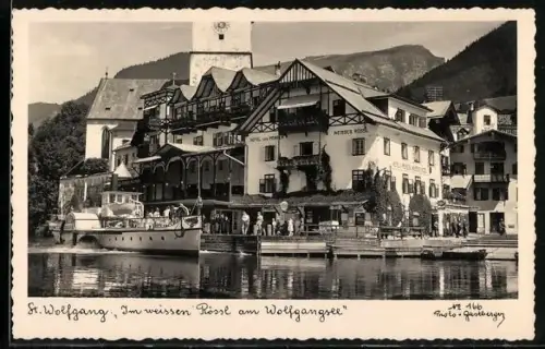 AK St. Wolfgang am Wolfgangsee, Hotel Im Weissen Rössl, Uferpartie mit Boot