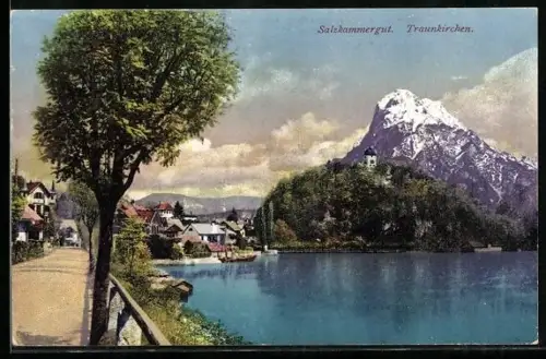 AK Traunkirchen /Salzkammergut, Seeufer mit Bergpanorama