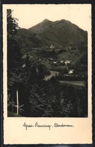 AK Gross-Raming /Oberdonau, Bergpanorama mit Dorf