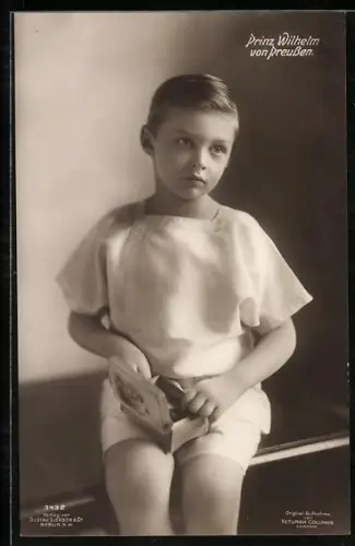 AK Prinz Wilhelm von Preussen mit einem Kästchen