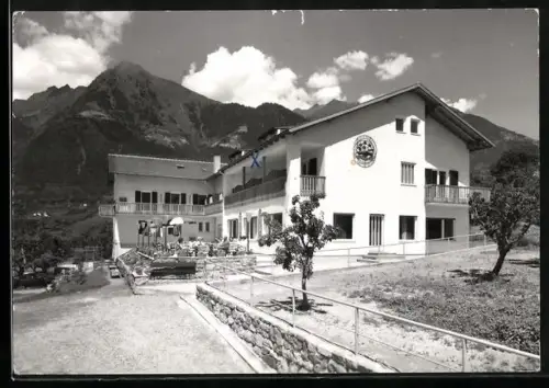 AK Dorf Tirol, Naturfreunde-Haus