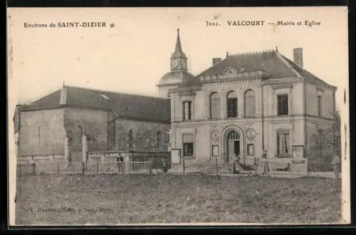 AK Valcourt, Mairie et Église