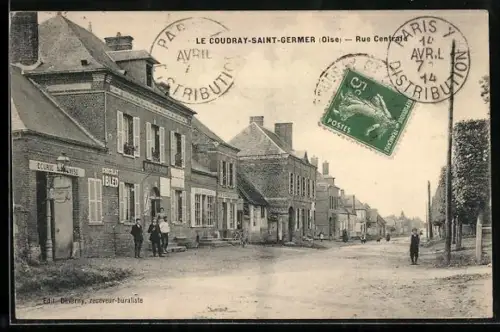 AK Le Coudray-Saint-Germer /Oise, Rue Centrale avec bâtiments et passants