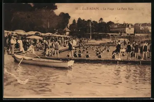 AK Isle-Adam, La Plage, Le Petit Bain avec baigneurs et barques