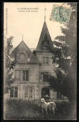 AK St-Léger-Magnazeix, Château de M. Gaullier avec un chien au premier plan