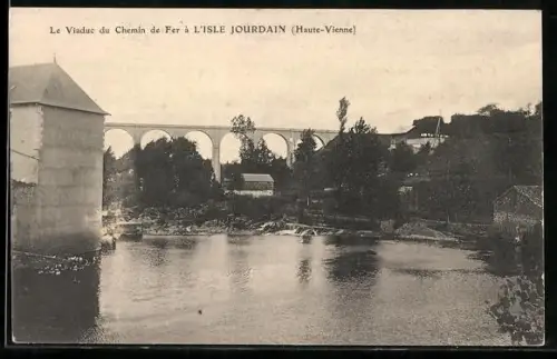 AK L`Isle Jourdain /Haute-Vienne, Le Viaduc du Chemin de Fer et paysage fluvial