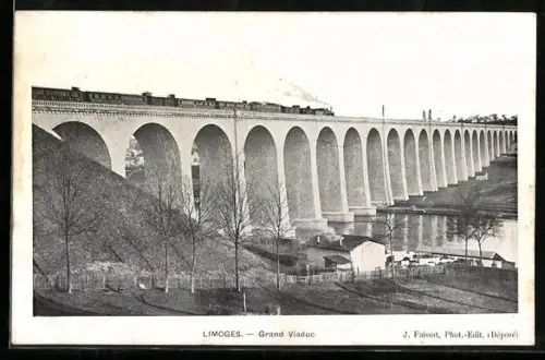 AK Limoges, Grand Viaduc avec train traversant le pont au-dessus de la rivière