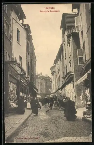 AK Limoges, Rue de la Boucherie animée avec passants et boutiques
