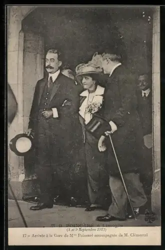 AK Limoges, M. R. Poncare, Arrivée à la Gare de M. Poincaré accompagnée de M. Clémentel