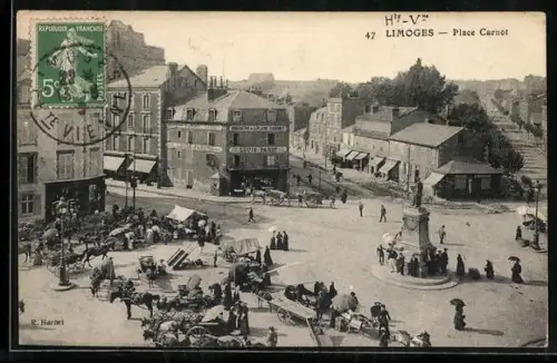 AK Limoges, Place Carnot animée avec marché et statue centrale