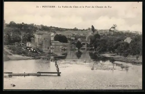 AK Poitiers, La Vallée du Clain et le Pont du Chemin de Fer