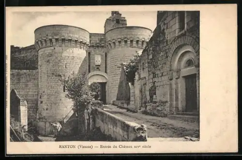 AK Ranton /Vienne, Entrée du Château XIVe siècle