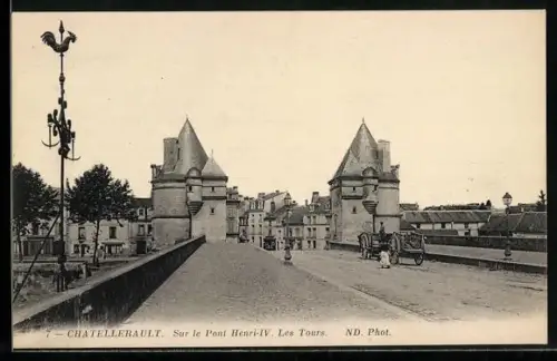 AK Châtellerault, Sur le Pont Henri-IV, Les Tours