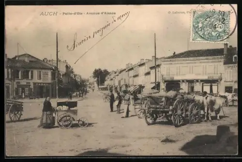 AK Auch, Patte-d`Oie, Avenue d`Aisne, scène de rue animée avec charrettes et chevaux