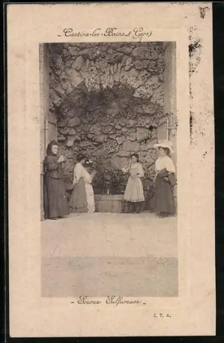 AK Castéra-les-Bains /Gers, Source Sulfureuse avec visiteurs en tenues d`époque