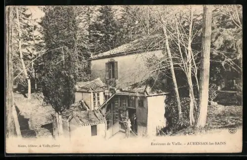AK Aurensan-les-Bains, Bâtiment entouré d`arbres et de nature