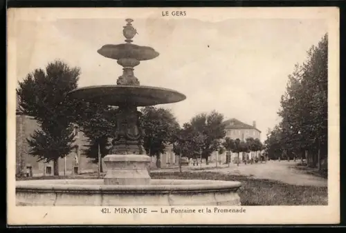 AK Mirande /Gers, La Fontaine et la Promenade
