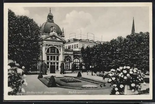 AK Wiesbaden, Kochbrunnen mit Parkanlage