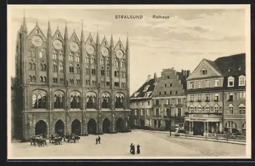 AK Stralsund, Rathaus und Hotel Artushof