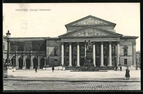 AK München, Vorderansicht vom Kgl. Hoftheater