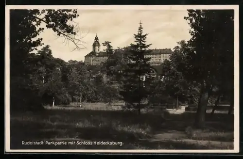AK Rudolstadt, Parkpartie mit Schloss Heidecksburg