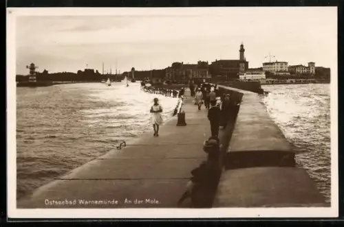 AK Warnemünde, An der Mole