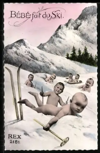 AK Babys mit Skiern und Schlitten auf einem verschneiten Berg