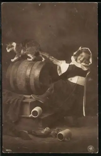 AK Das Münchner Kindl zieht eine Katze am Schwanz