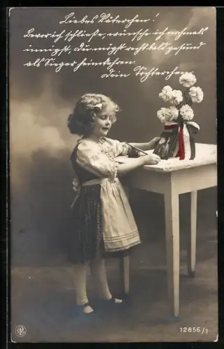 AK Junges Mädchen schreibt ihrem Vater im Felde eine Postkarte