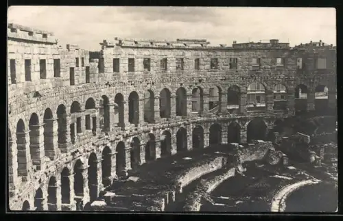 AK Pola, Arena, Innenansicht