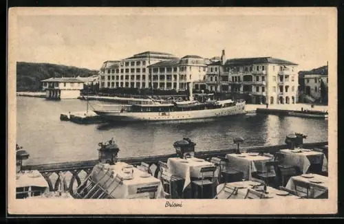 AK Brioni, Uferpartie mit Cafe und Dampfer