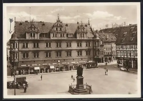 AK Coburg, Marktplatz mit Geschäften und Denkmal