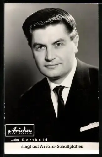 AK Musiker Jahn Berthold in Anzug und Krawatte, Autograph