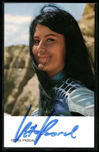 AK Musikerin Petra Pascal im Freien, Autograph