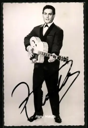 AK Musiker Jimmy Makulis mit Gitarre, Autograph