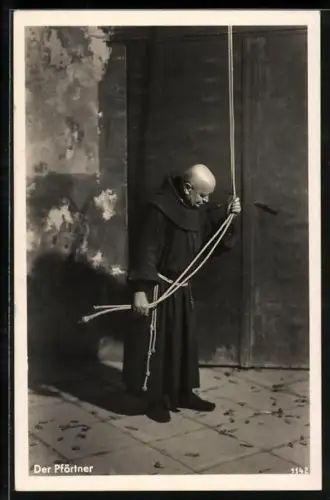 AK Pförtner zieht an einem Seil